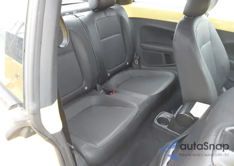 2013 Volkswagen Beetle 2.5L z USA, uszkodzony, nr VIN 3VWJP7AT5DM601325